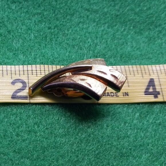 Vintage Kramer Clip Earrings - Picture 4 of 5